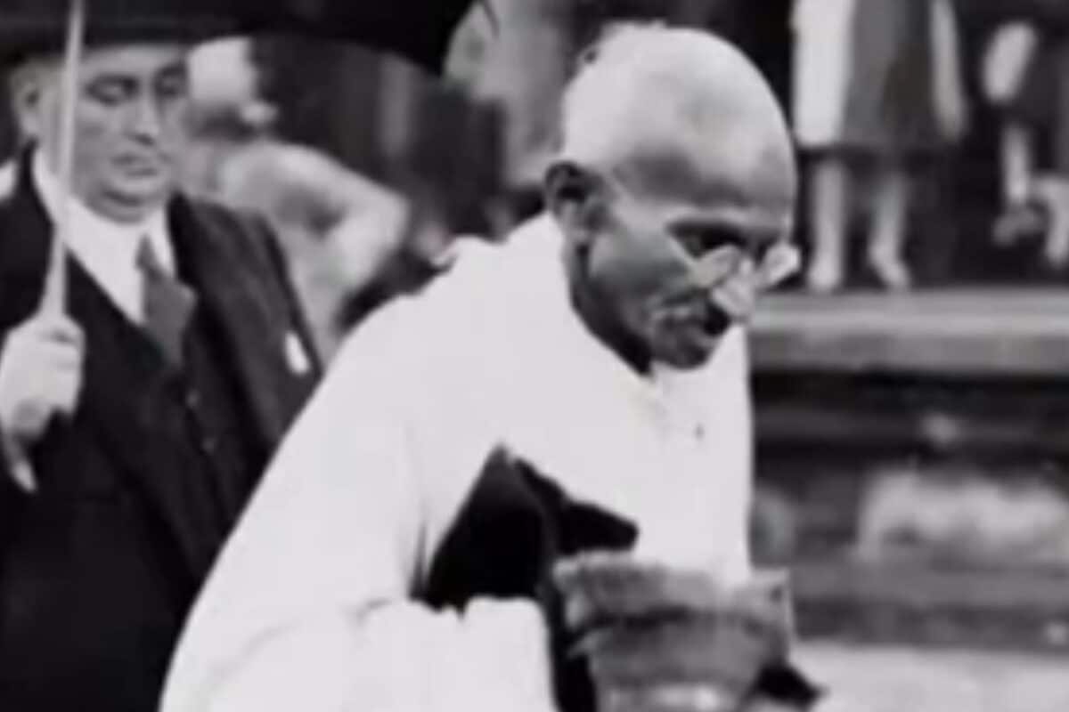 Gandhi Jayanti 2026: What Mahatma Gandhi’s Diet, Walking And Simple Lifestyle Can Teach Us Today
