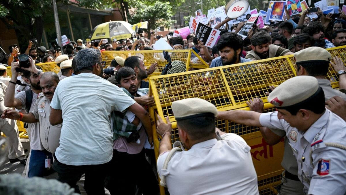 'Wanted To Spread Anarchy': Delhi Police Call Viral 'Groping' Video AI-Generated, Arrest 24-Year-Old YouTuber
