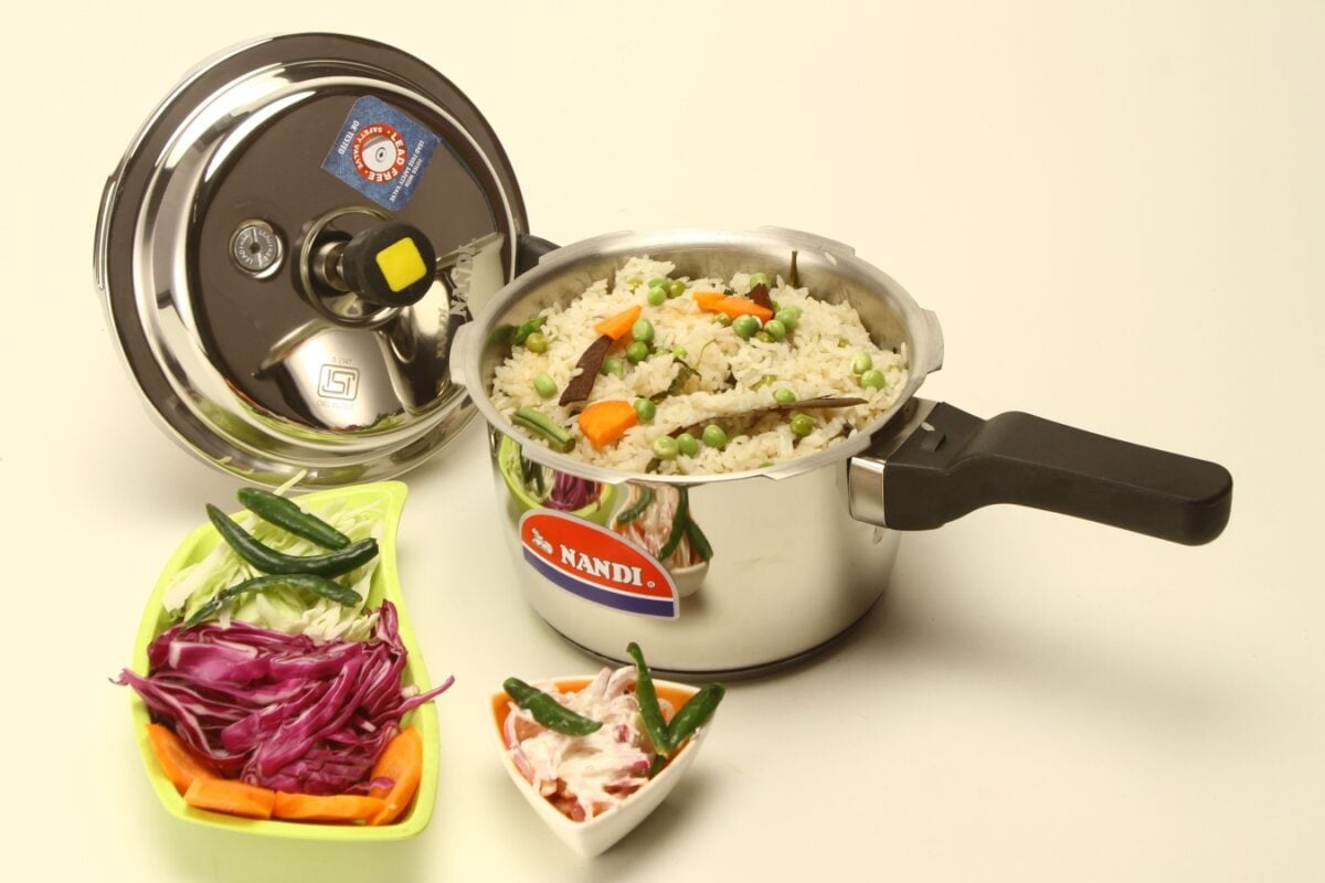 Aluminium vs Stainless Steel Pressure Cooker: Which Is Safer For Daily Cooking?