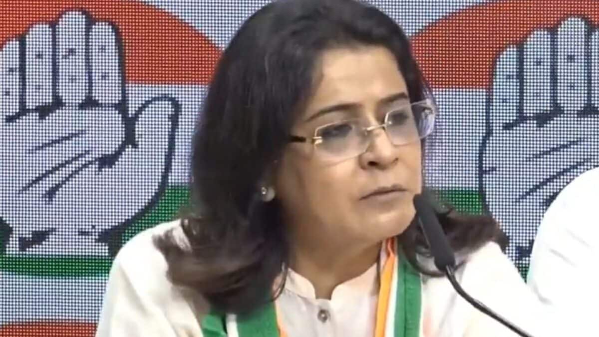 ஆம் ஆத்மி கட்சியை விட்டு விலகிய பிரியங்கா கக்கர் காங்கிரஸில் இணைந்தார்