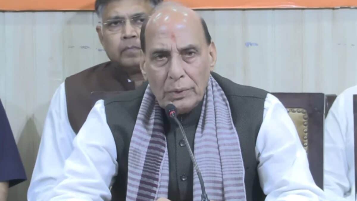 Democracy Not Licence for Anarchy: Rajnath Singh's Message to Rahul Gandhi
