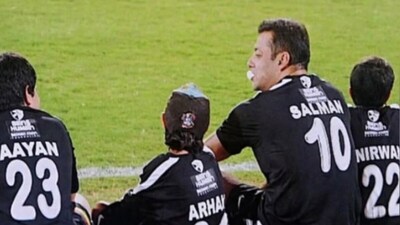 Salman Khan with his nephews.