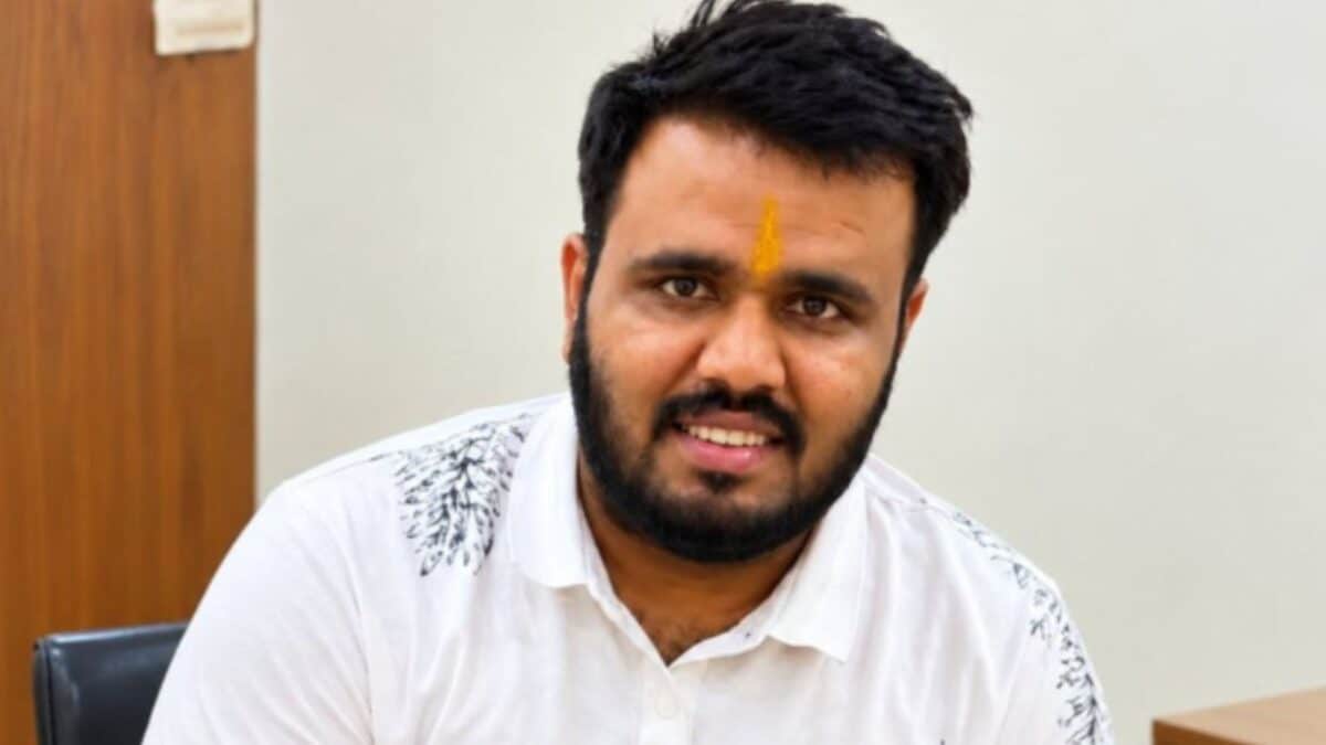 ஆலிமனி சட்டம் குறித்த விவாதம்: குருகிராம் தொழில்நுட்ப வல்லுநர் தற்கொலை