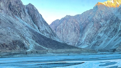 The Shyok River passes through some of the most difficult terrain in Ladakh. (Image: X/@ErikSolheim)