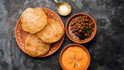 Navratri Kanya Pujan Menu Ideas: Traditional Recipes, Dishes, and Snacks (Image: Canva)