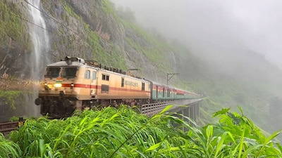 Nearly 100 Years Old, This Iconic Train Had India's First Women-Only Coach