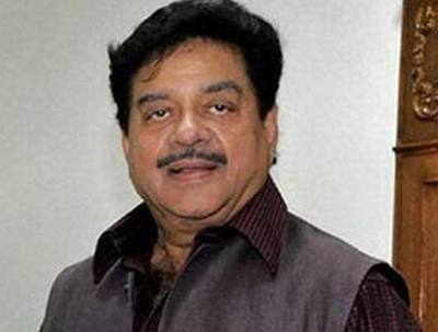 'मोदी नव्हे,अडवाणीच सर्वोच्च नेते'