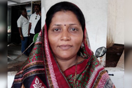 जळगाव पालिकेच्या महापौरपदी राखी सोनावणे