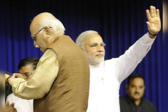 भाजपमध्ये मोदी पर्व, अडवाणी एकाकी !  