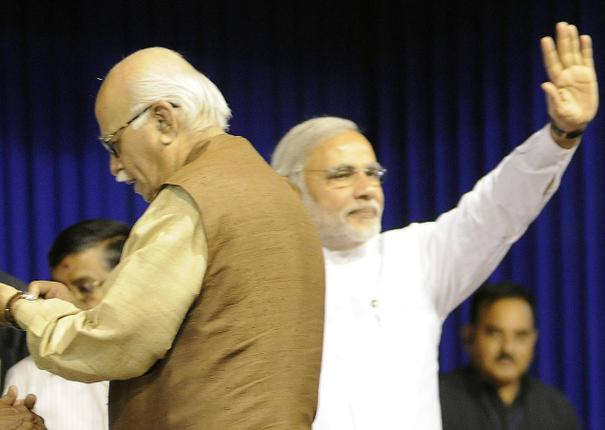 भाजपमध्ये मोदी पर्व, अडवाणी एकाकी !