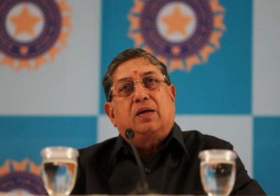 कोर्टाचा दणका, श्रीनिवासन 'खुर्ची'पासून दूरच