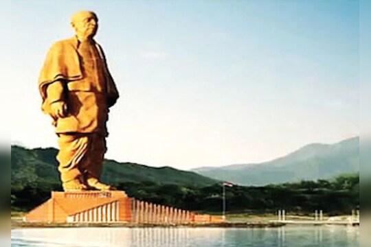 पर्यटन की विस्थापन ?, गावकर्‍यांचा जमीन देण्यास नकार 