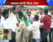 बलात्कारी नराधमाची बेदम धुलाई,गाढवावरुन काढली धिंड बलात्कारी नराधमाची बेदम धुलाई,गाढवावरुन काढली धिंड