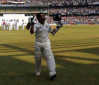 ...आणि सचिनची बॅट अखेर थांबली