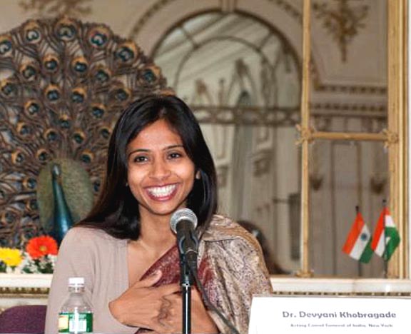 फक्त खेद नाही तर माफी मागवी - कमल नाथ