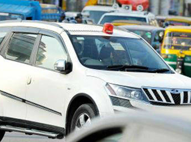 लाल दिव्यांच्या वापरावर कोर्टाचा लगाम