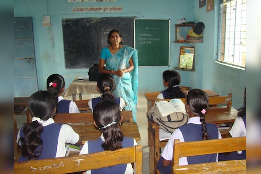 शिक्षक निघाले पुन्हा सुट्टीवर !