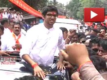 आदित्य ठाकरेंचा इशारा  