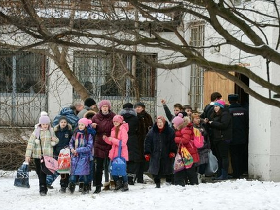 मॉस्कोत 15 वर्षांच्या मुलाने केला गोळीबार, 2 ठार