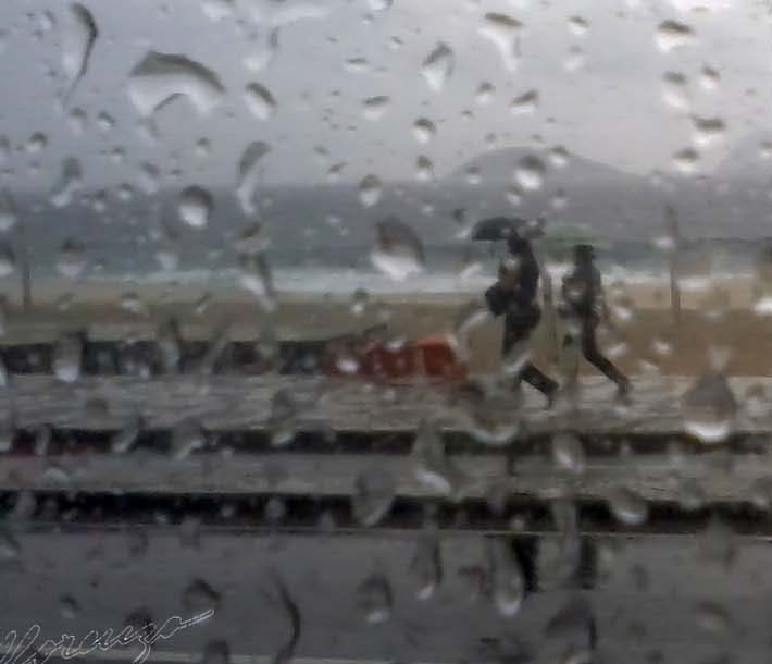 मुंबईत पहिल्यांदाच 'व्हॅलेंटाईन डे विथ रेन'