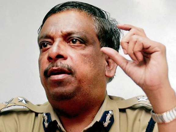 खाकीचा वाद, कांबळेंनी ठाण्याचं आयुक्तपद नाकारलं