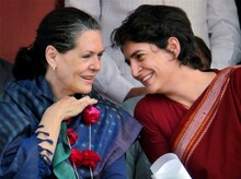 प्रियंका गांधींनी वाराणसीतून लढण्याचं वृत्त फेटाळलं 