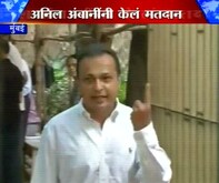 अंबानींचं मतदान