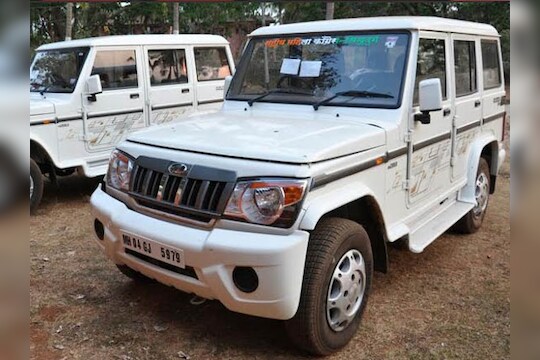सिंधुदुर्गच्या आखाड्यात रुतले 'बोलेरो'चे चाक !