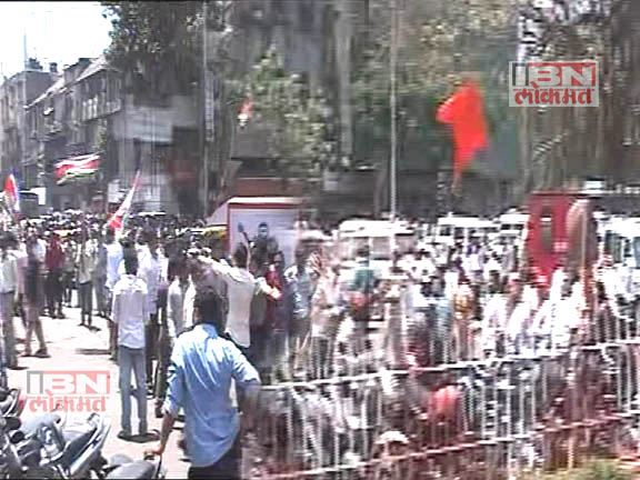 मुद्यावरून गुद्यावर, मनसे-सेना कार्यकर्ते भिडले