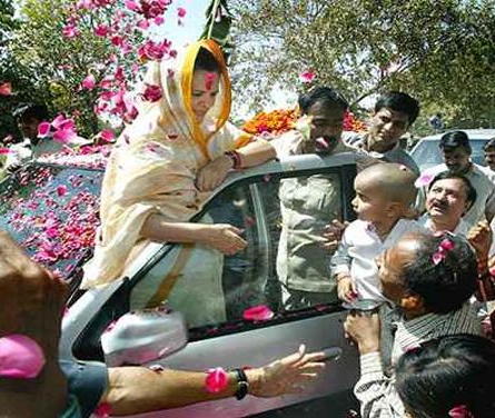 सोनिया गांधींचा रायबरेलीतून अर्ज दाखल