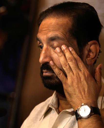 'खिलाडी' हताश, 'मी अनलकी,चव्हाण लकी'!