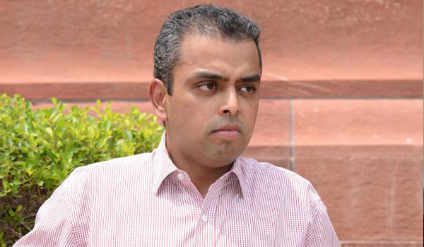 पराभवासाठी राहुल गांधींचे सल्लागार जबाबदार -मिलिंद देवरा