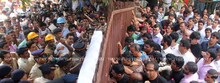 कॅम्पा कोलाच्या रहिवाशांविरोधात FIR दाखल