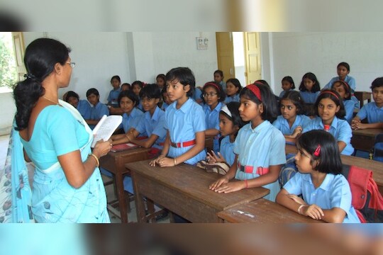 कौतुकास्पद! कोरोनाविरोधातील लढाईसाठी आता महाराष्ट्रातील गुरुजींनी घेतला पुढाकार