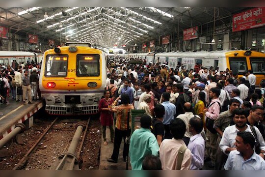 मध्य रेल्वेची वाहतूक पुन्हा विस्कळीत 