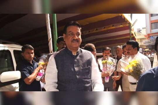 'बाबा' 'सुखरुप' परतले, कामाला लागले !