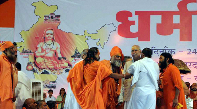 साईबाबा देव नाहीत, धर्मसंसदेतही साईपूजेवरून वाद !