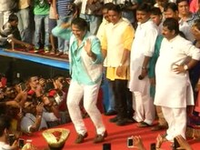  'गोविंदा'ने धरला ठेका 