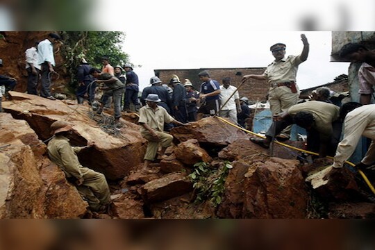मुंबईत डोंगरपायथ्याशी 263 'माळीण गावं'!