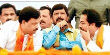 'इधर चला में उधर चला',आठवलेंचं तळ्यात-मळ्यात ! 'इधर चला में उधर चला',आठवलेंचं तळ्यात-मळ्यात !