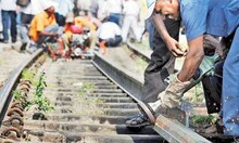 ट्रॅकला तडे गेल्याने मध्य रेल्वेची वाहतूक पुन्हा विस्कळीत 