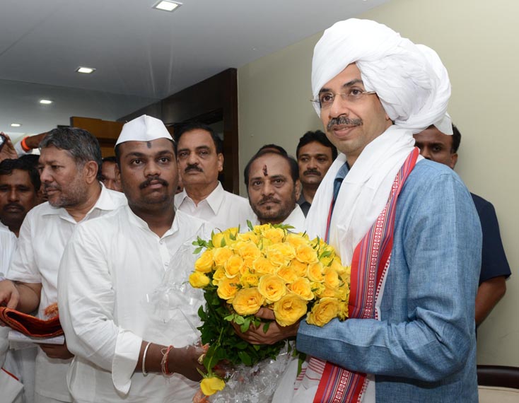 वारकर्यांचा उद्धवना आशीर्वाद