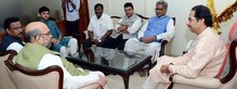 युतीचा 'फॉर्म्युला' जमेना, भाजप 130 जागांवर ठाम युतीचा 'फॉर्म्युला' जमेना, भाजप 130 जागांवर ठाम