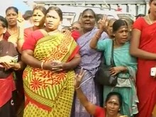 अम्मासाठी समर्थकांचा 'ड्रामा' 