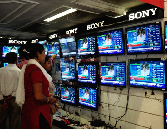 टीक टीक वाजते डोक्यात...धडधड वाढते ठोक्यात....