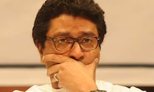 मनसेच्या महत्त्वाच्या बैठकीत काय बिनसलं? केवळ 10 मिनिटांत राज ठाकरे बाहेर मनसेच्या महत्त्वाच्या बैठकीत काय बिनसलं? केवळ 10 मिनिटांत राज ठाकरे बाहेर