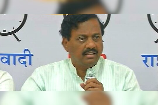 तटकरेंच्या कामावर नाराज, कार्यकर्त्यांचा राष्ट्रवादीला रामराम