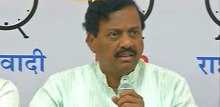 तटकरेंच्या कामावर नाराज, कार्यकर्त्यांचा राष्ट्रवादीला रामराम