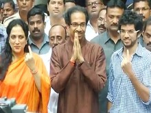 ठाकरेंनी बजावला हक्क 