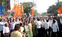 मुलुंडमध्ये भाजपविरोधात शिवसेनेचा रास्तारोको मुलुंडमध्ये भाजपविरोधात शिवसेनेचा रास्तारोको